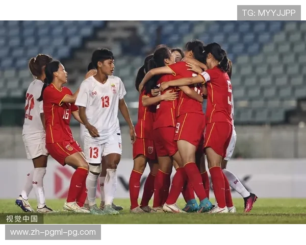 U20女足亚洲杯中国队晋级四强球员赛后开心庆祝胜利时刻